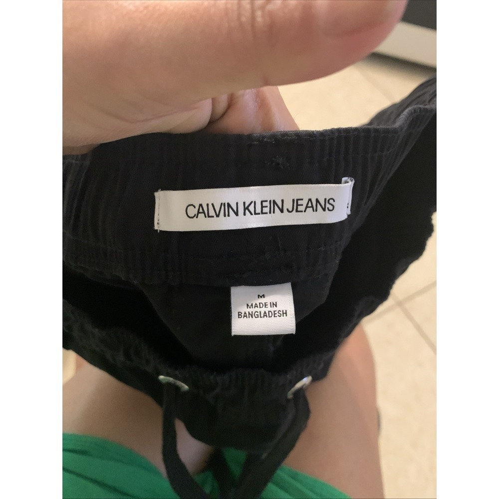 Calvin Klein women's cargo pants, black, size M - Picture 4 of 4